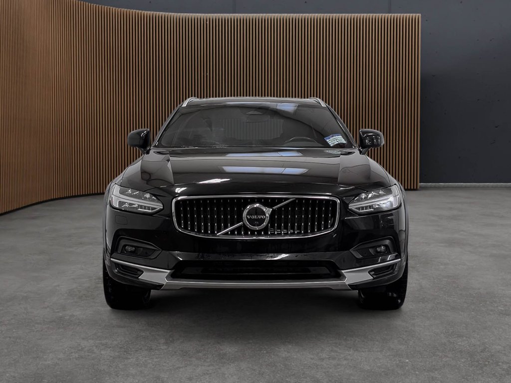 Volvo V90 Cross Country B6 AWD 2022-2