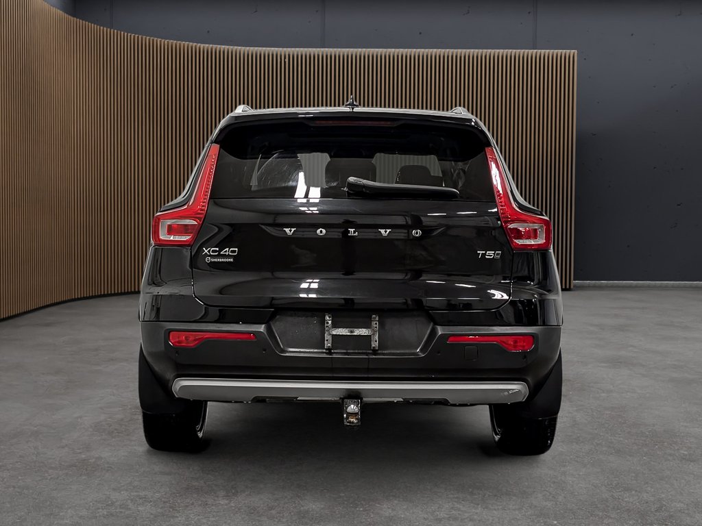 2022 Volvo XC40 T5 AWD Momentum-5