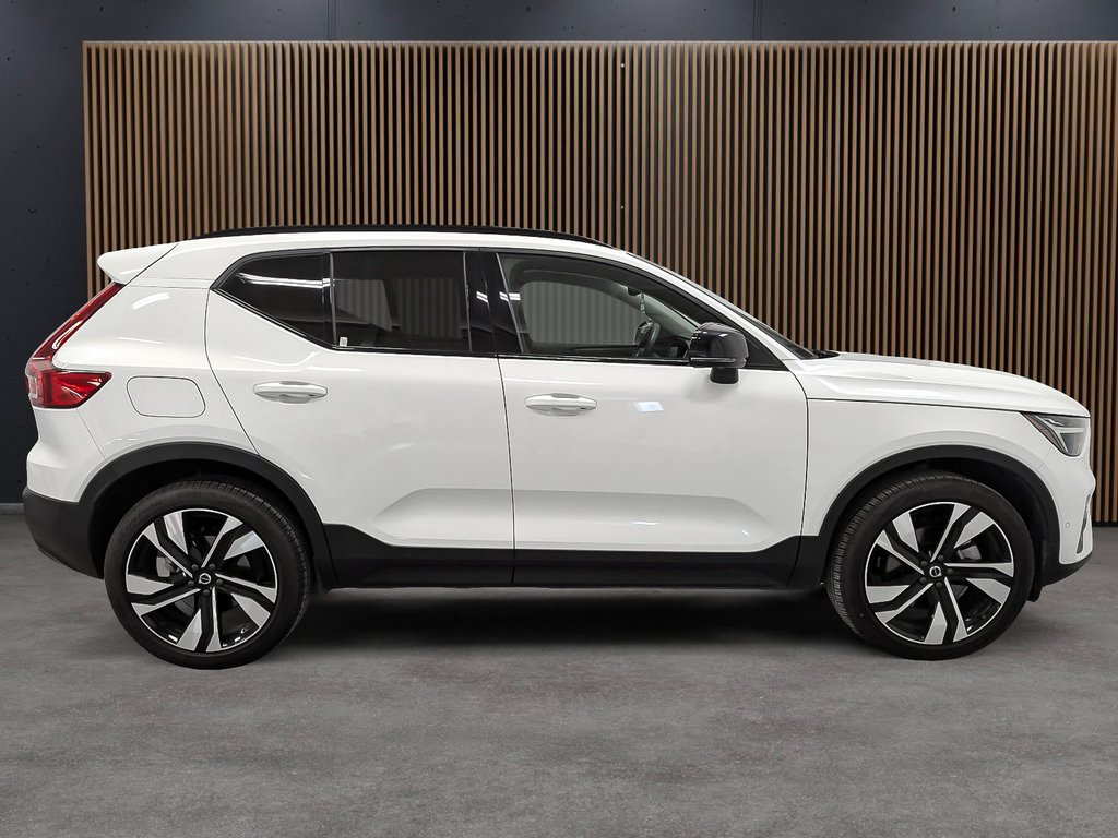 Volvo XC40 B5 AWD Plus Dark Theme 2025-6