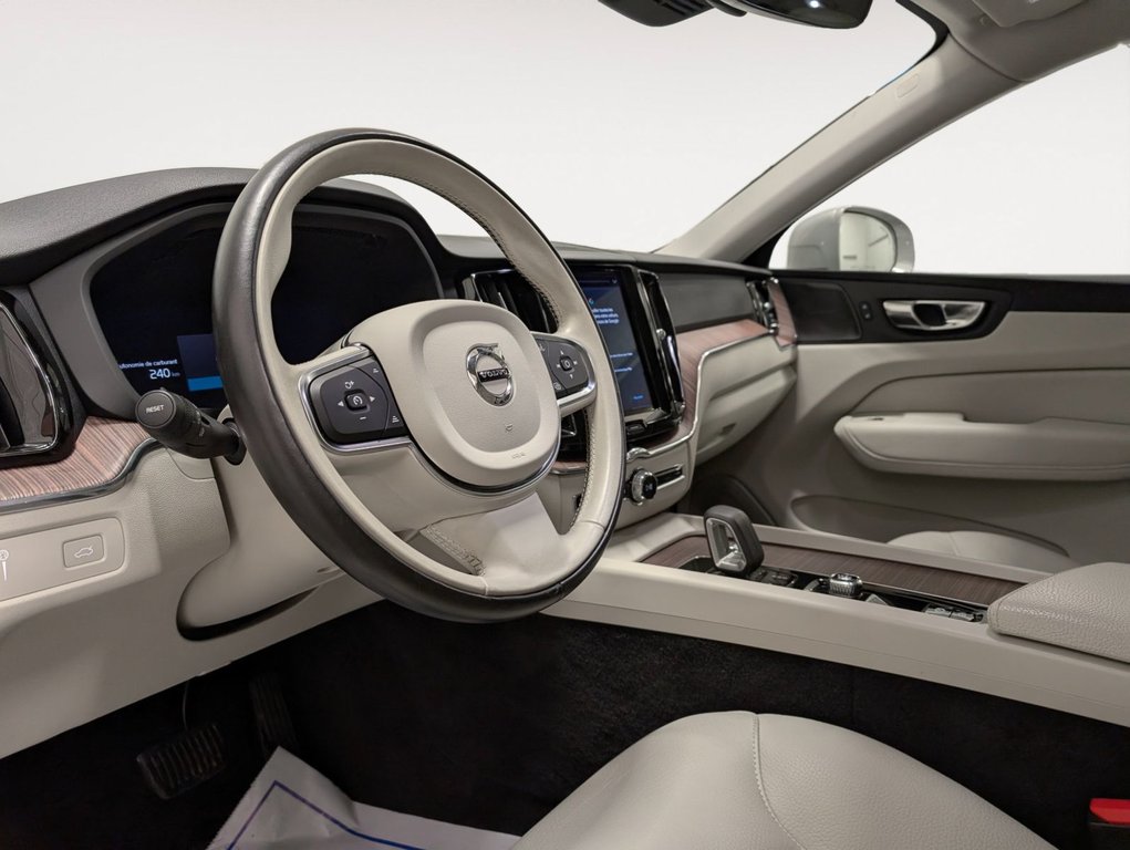 Volvo XC60 B5 AWD Momentum 2022-7