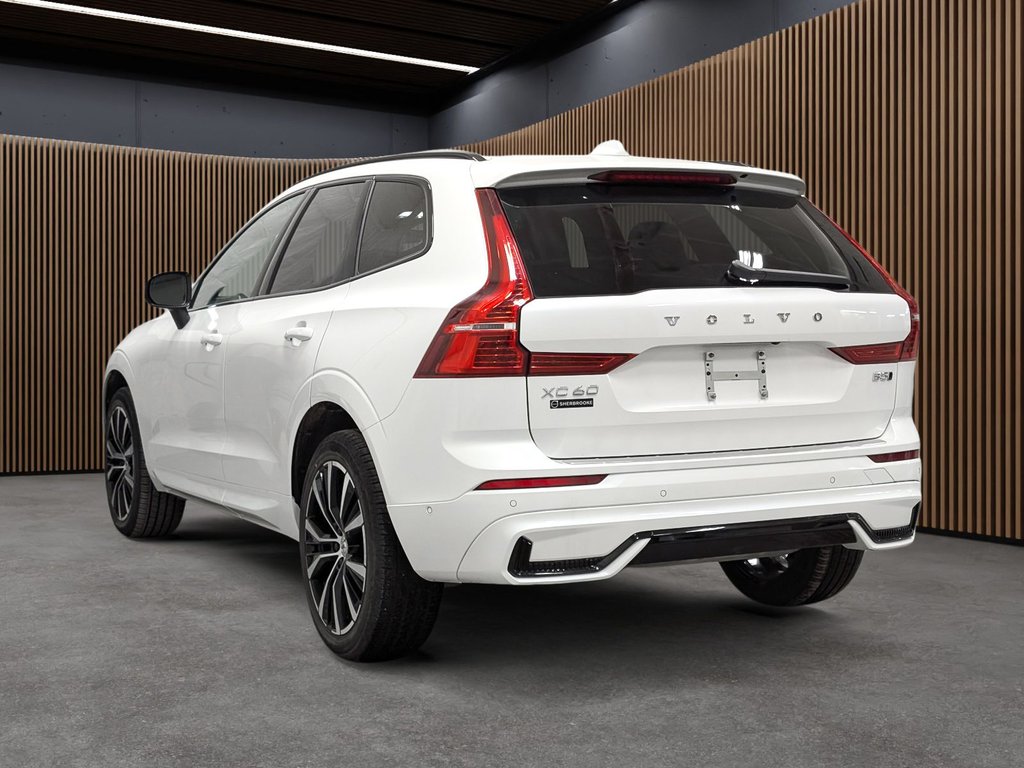 2024 Volvo XC60 B5 AWD Plus Dark Theme-3