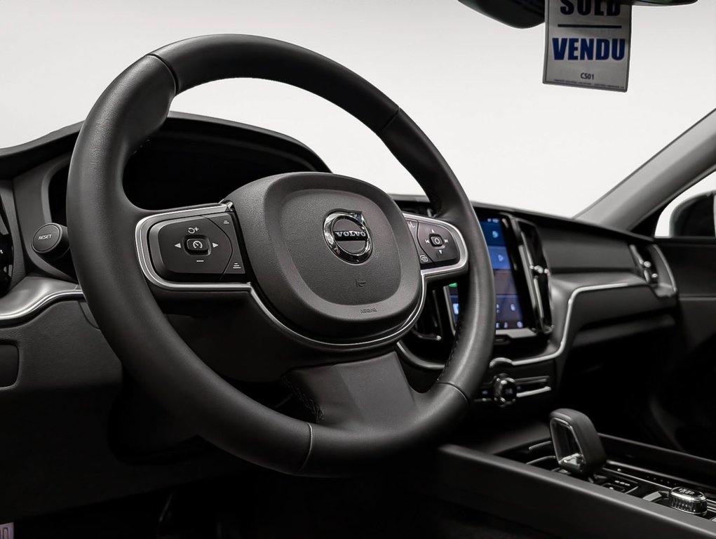 2025 Volvo XC60 B5 AWD Core Dark Theme-7