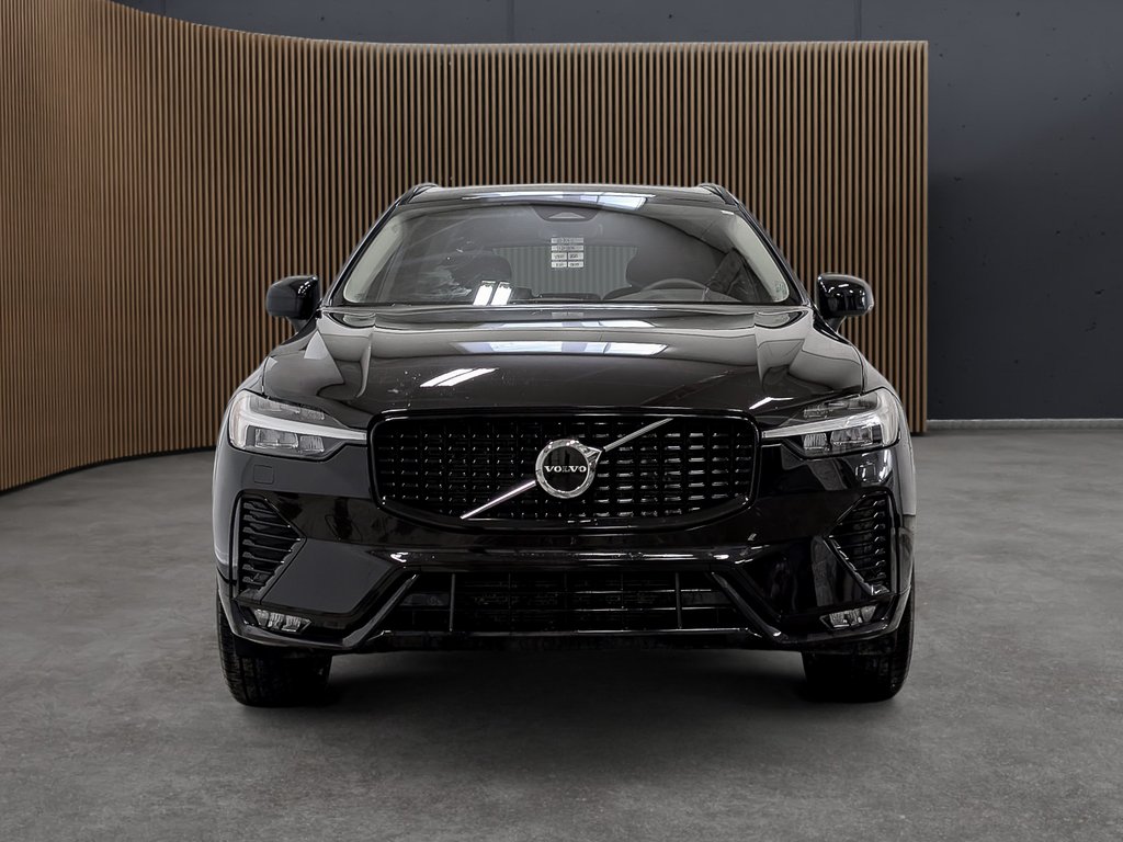 2025 Volvo XC60 B5 AWD Core Dark Theme-1