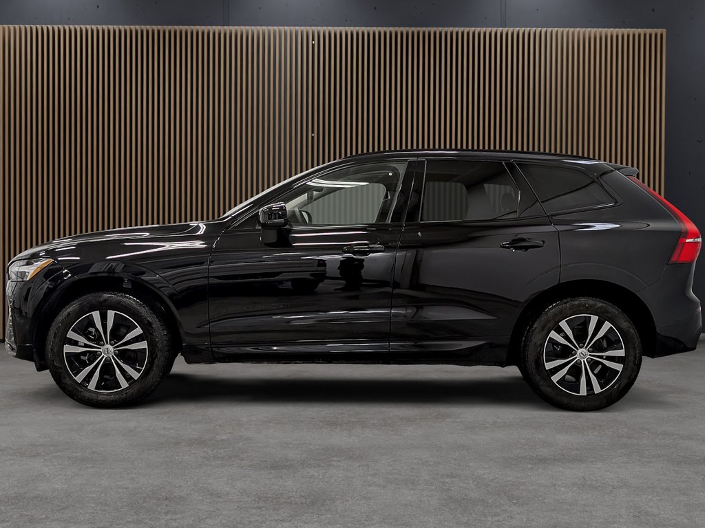 2025 Volvo XC60 B5 AWD Core Dark Theme-3