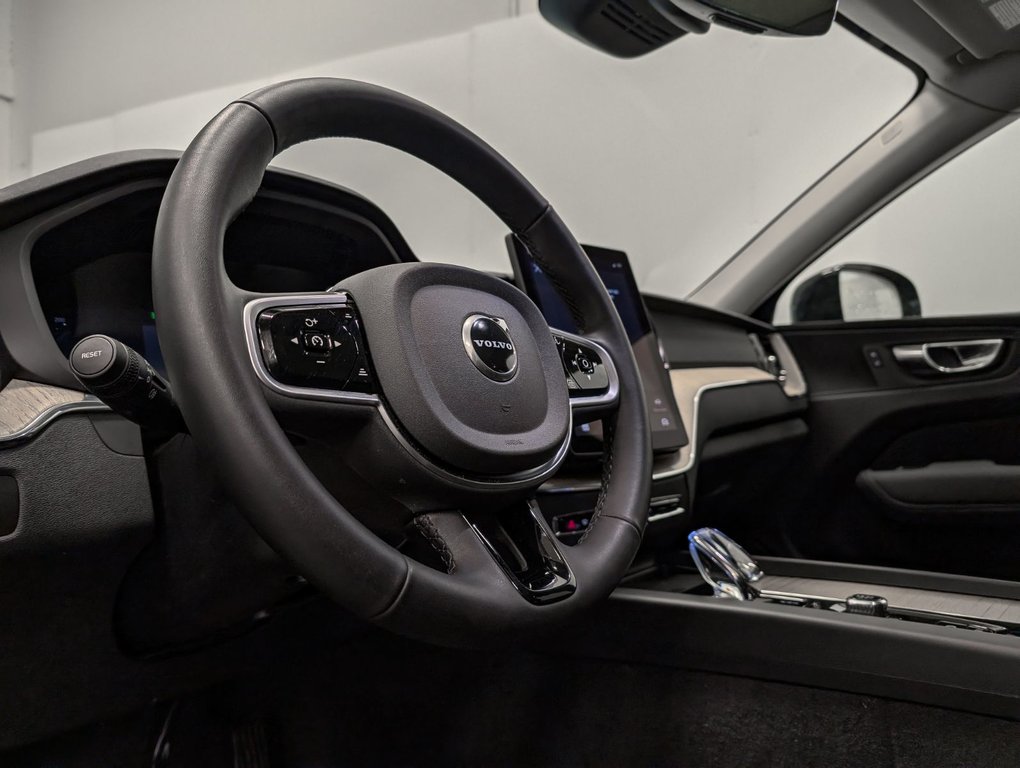 Volvo XC60 B5 AWD Plus Dark Theme 2026-7