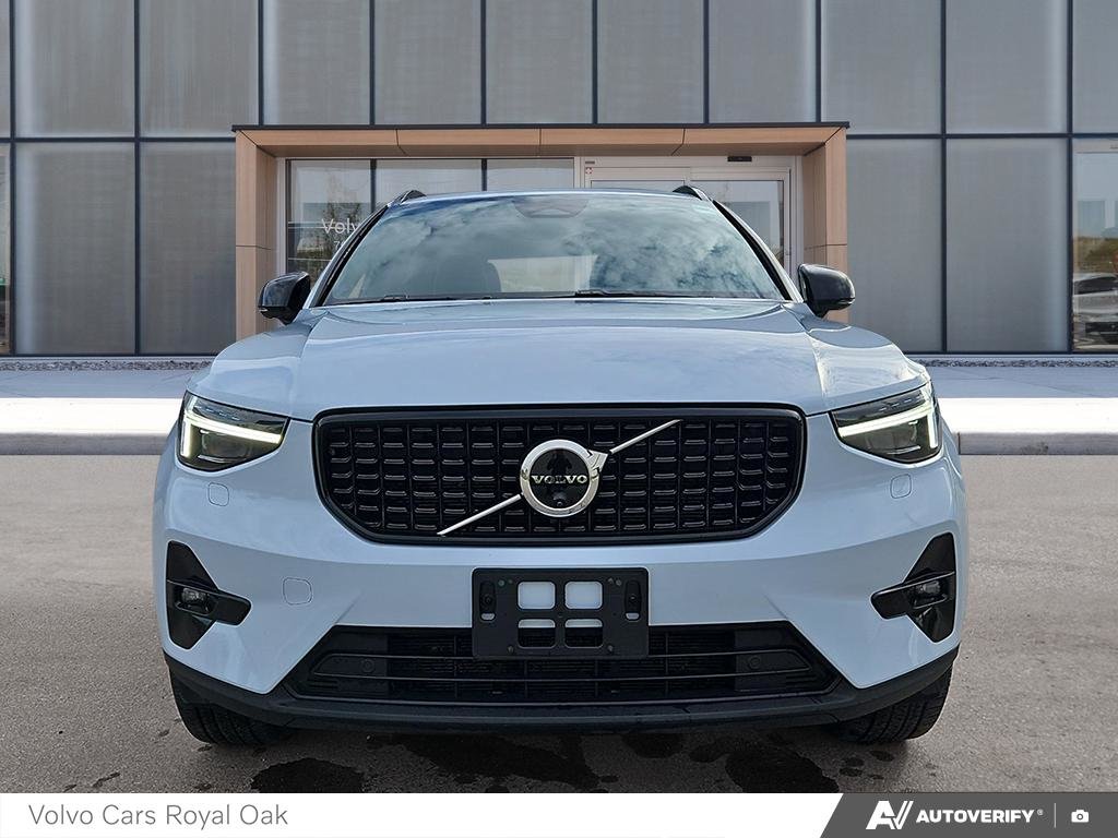 2025 Volvo XC40 Ultra Dark Theme-1