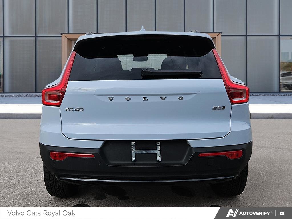 2025 Volvo XC40 Ultra Dark Theme-4