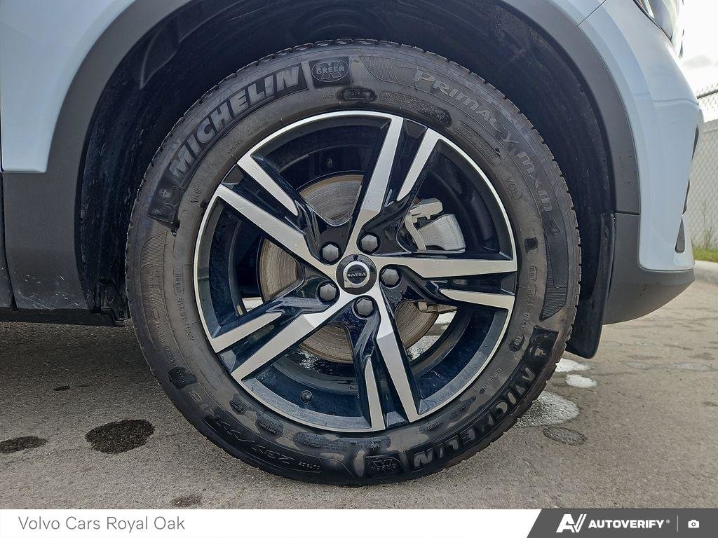 2025 Volvo XC40 Core Bright Theme-5