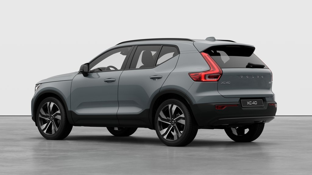 2026 Volvo XC40 Plus (Dark Theme)-1