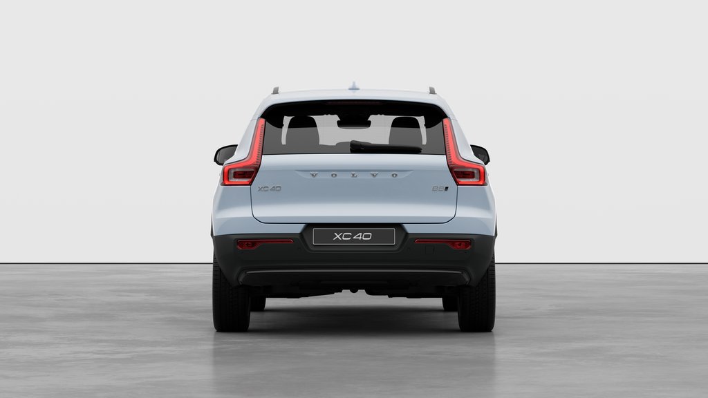 2026 Volvo XC40 Plus (Dark Theme)-5