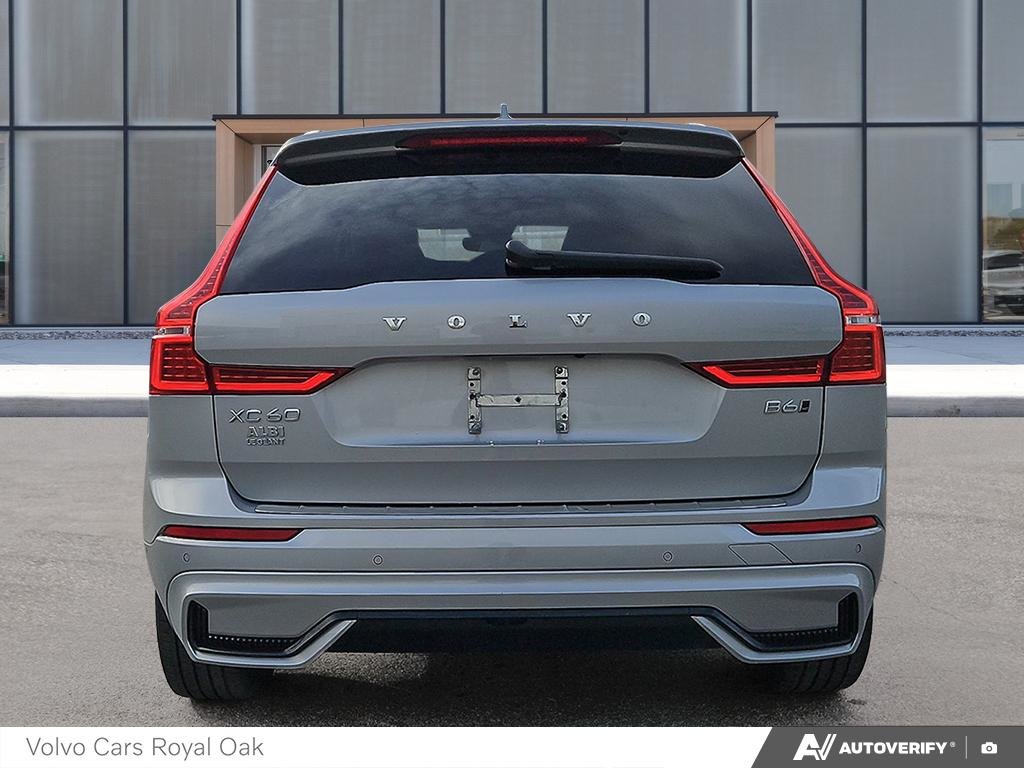 2023 Volvo XC60 Ultimate Dark Theme-4