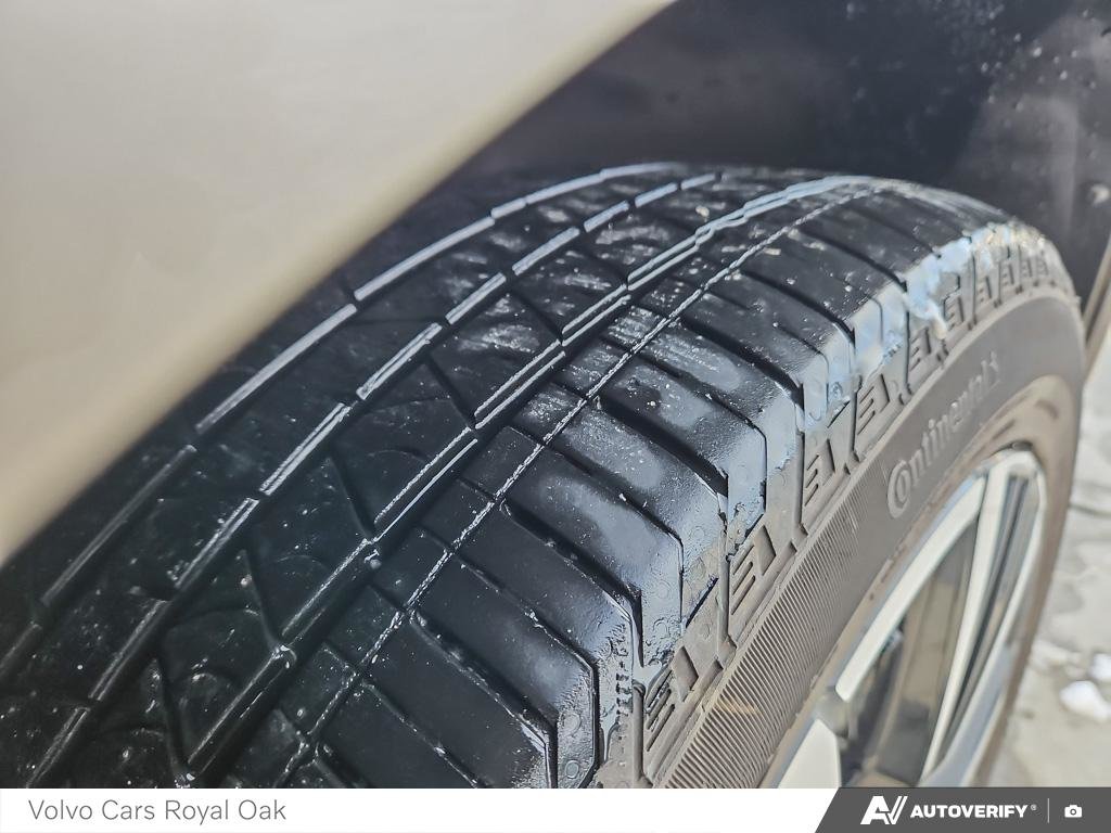 2023 Volvo XC60 Ultimate Dark Theme-6