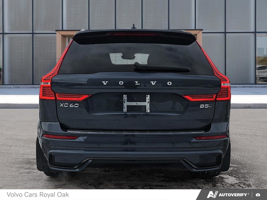2025 Volvo XC60 Plus Dark Theme-4