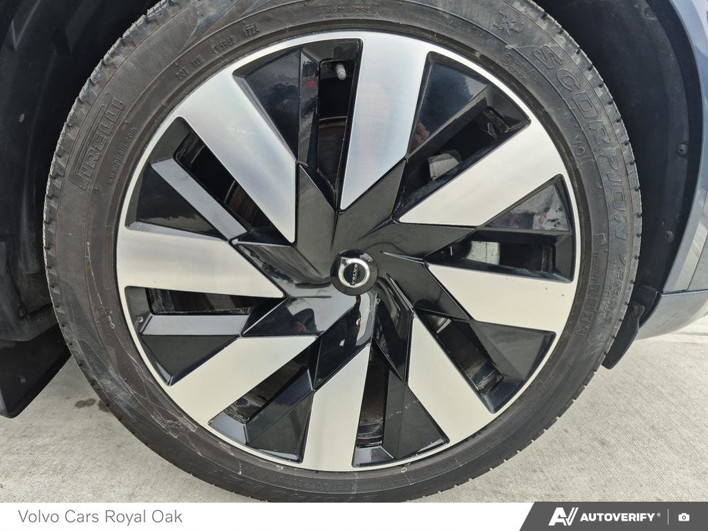 2025 Volvo XC90 Plug-In Hybrid Ultra Bright Theme-5