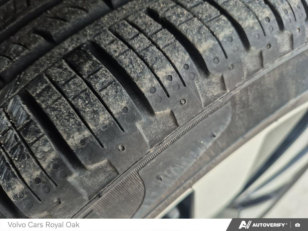 2025 Volvo XC90 Plug-In Hybrid Ultra Bright Theme-6