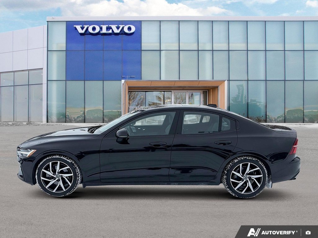 2022 Volvo S60 R-Design-1