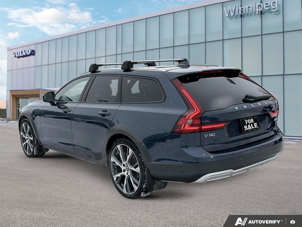 2022 Volvo V90 Cross Country B6 CC-2