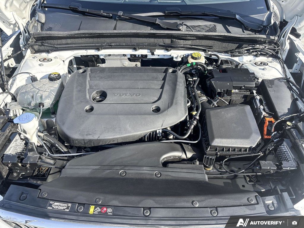 2023 Volvo XC40 Ultimate Bright Theme-6