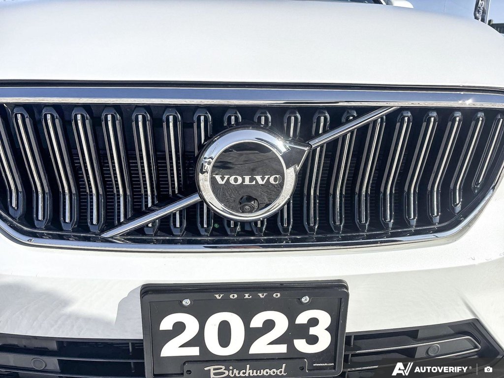 2023 Volvo XC40 Ultimate Bright Theme-5