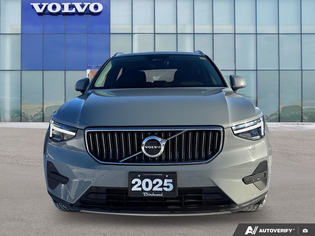 2025 Volvo XC40 Core Bright Theme-4