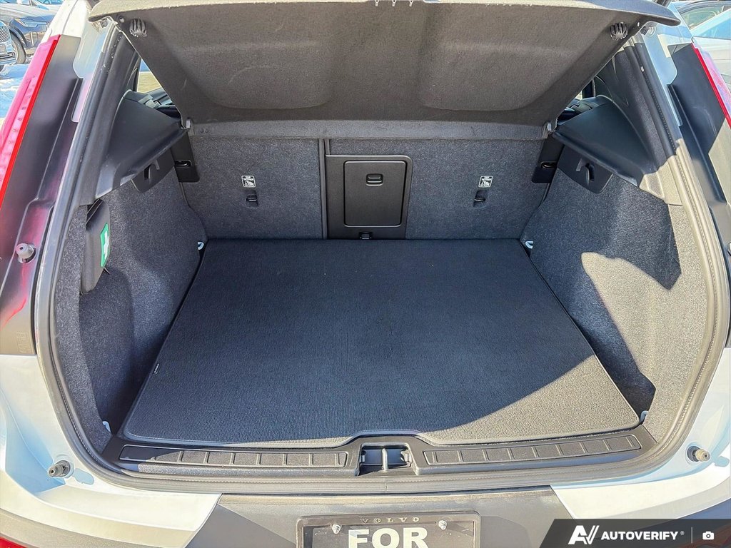 2025 Volvo XC40 Core Bright Theme-7