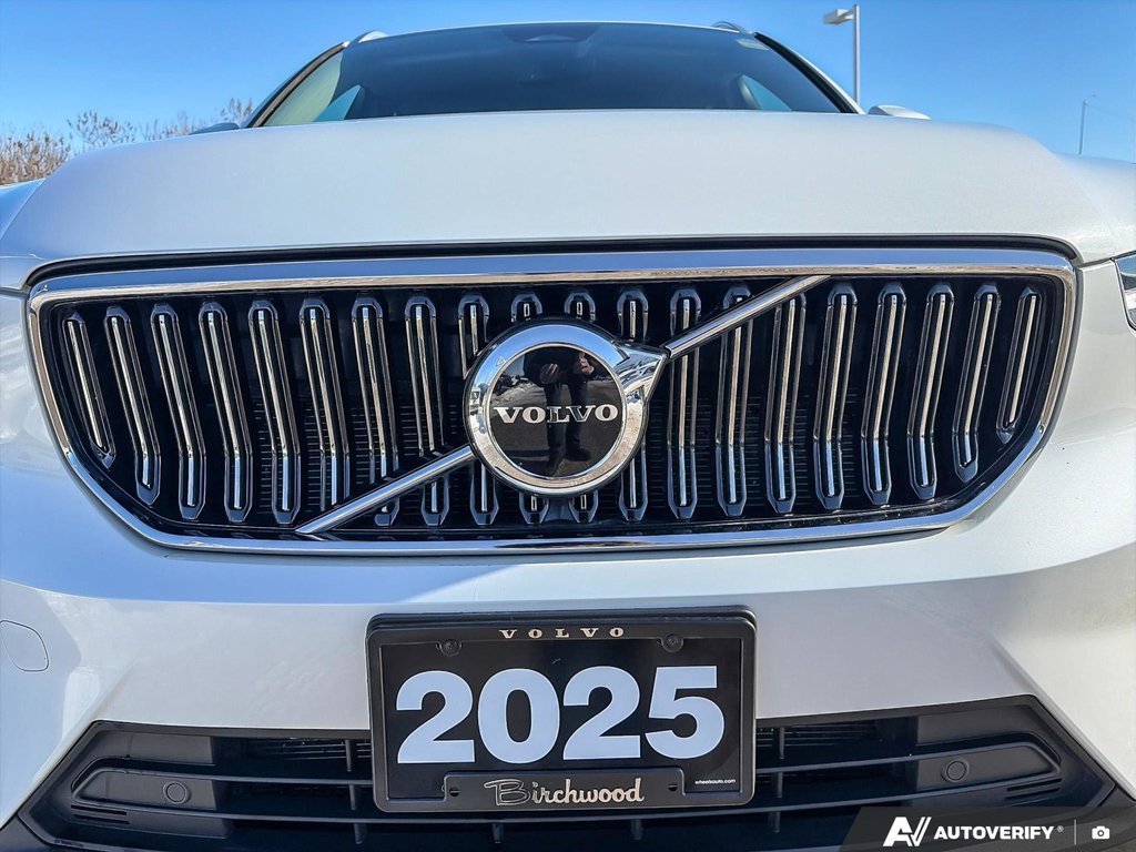 2025 Volvo XC40 Core Bright Theme-5