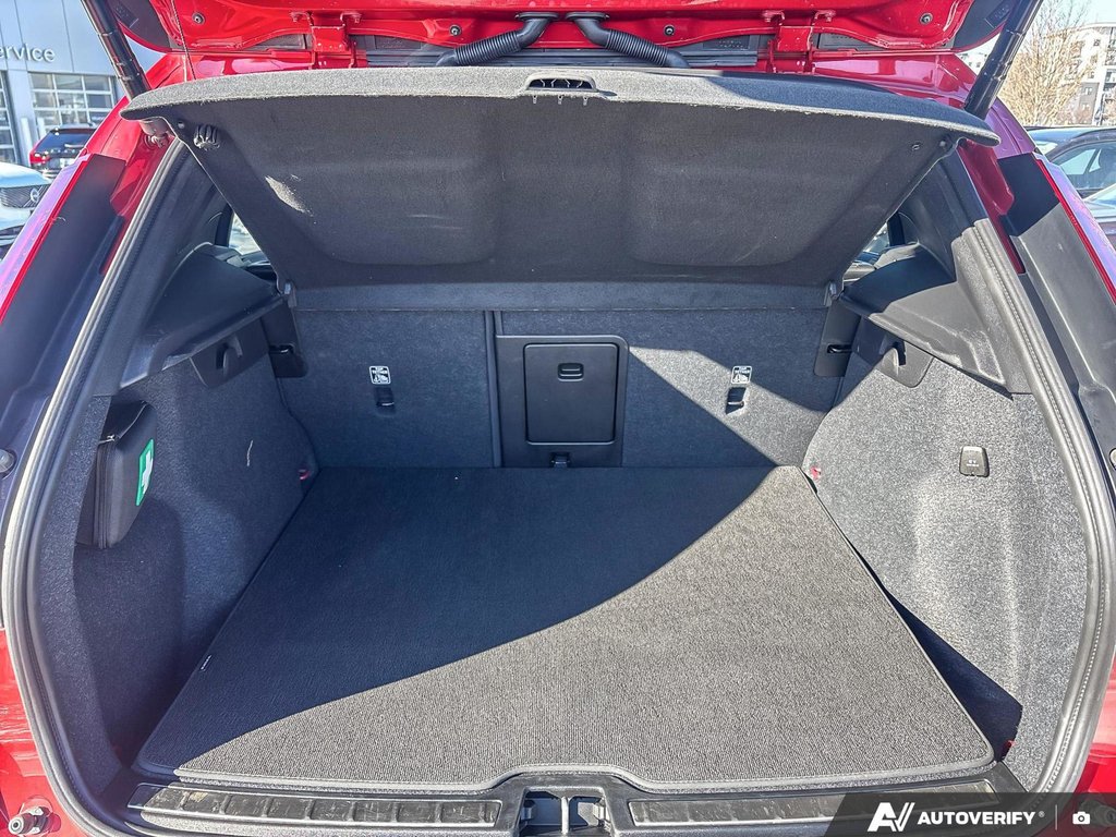 2025 Volvo XC40 Plus Bright Theme-7