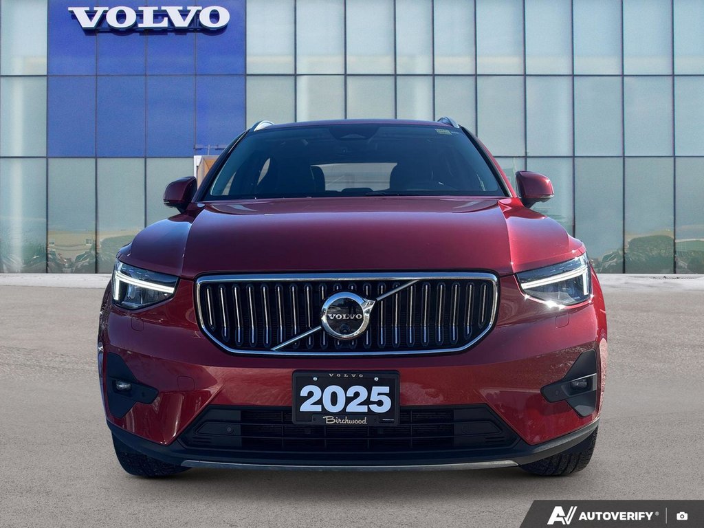 2025 Volvo XC40 Plus Bright Theme-4