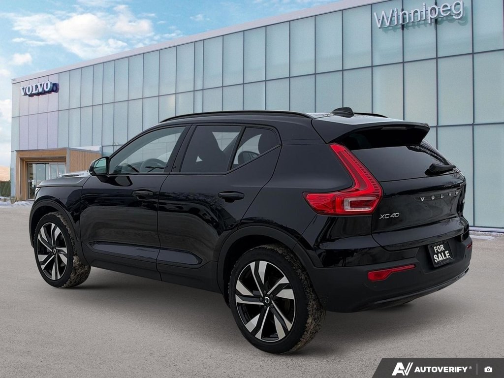 2025 Volvo XC40 Plus Dark Theme-2