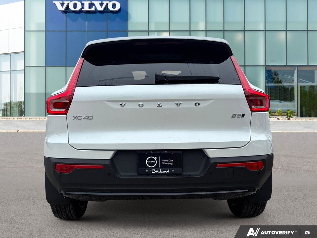 2026 Volvo XC40 Ultra Dark Theme-4