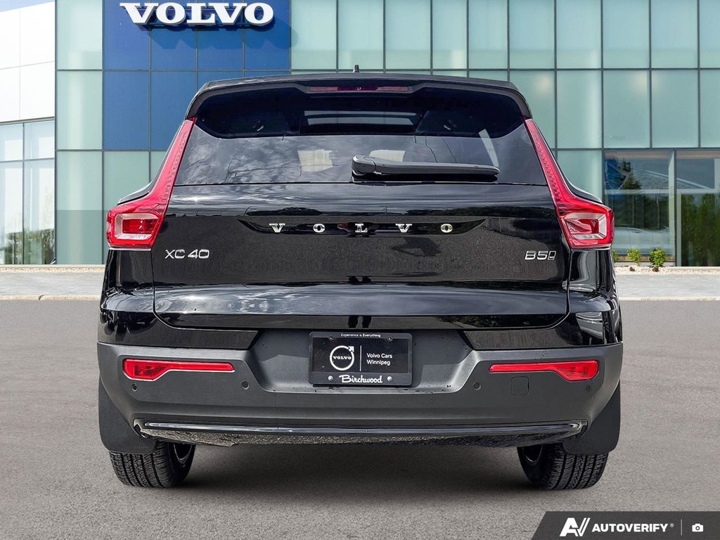 2026 Volvo XC40 Plus Dark Theme-4