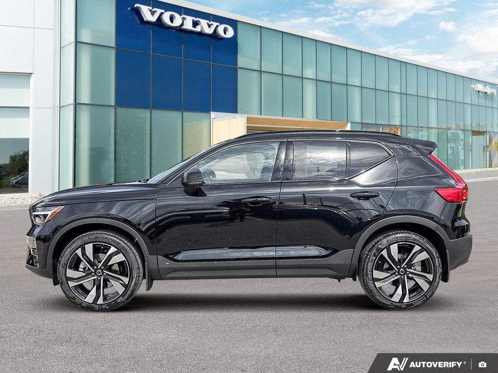 2026 Volvo XC40 Plus Dark Theme-2