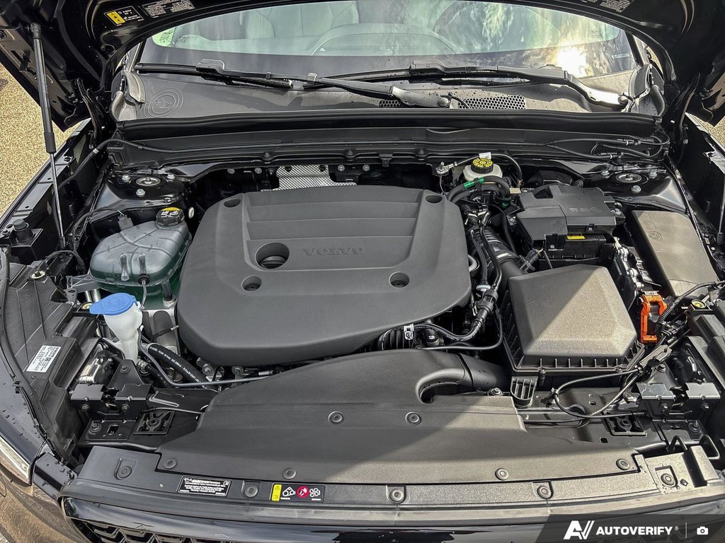 2026 Volvo XC40 Plus Dark Theme-7