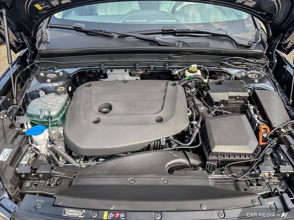 2026 Volvo XC40 Plus Dark Theme-7