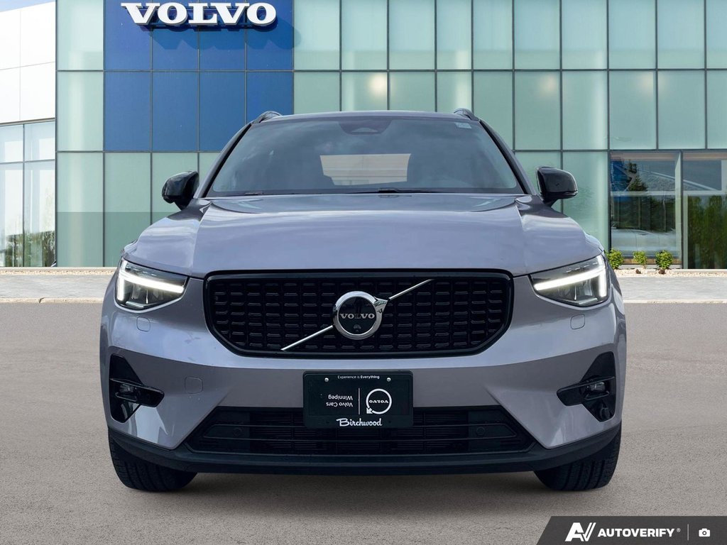 2026 Volvo XC40 Plus Dark Theme-5