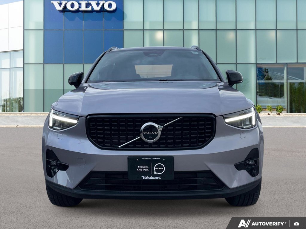 2026 Volvo XC40 Plus Dark Theme-5