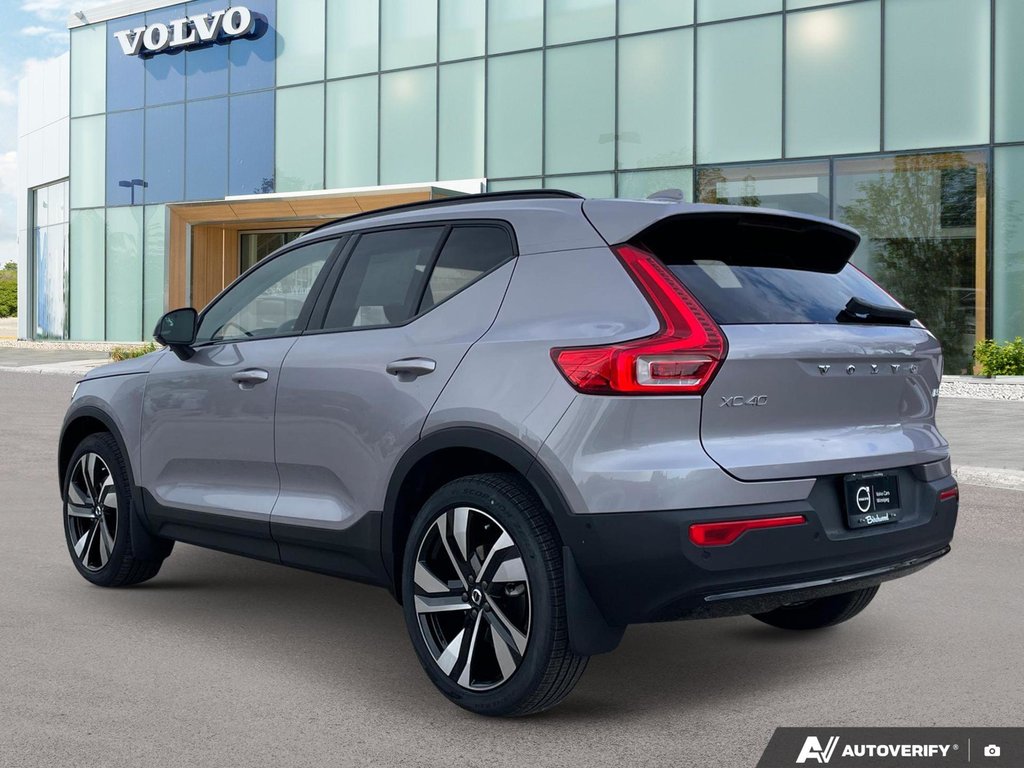 2026 Volvo XC40 Plus Dark Theme-3