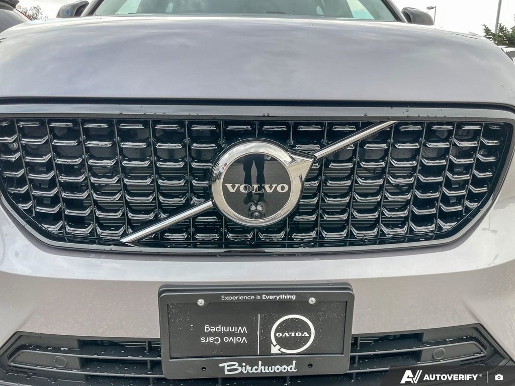 2026 Volvo XC40 Plus Dark Theme-6