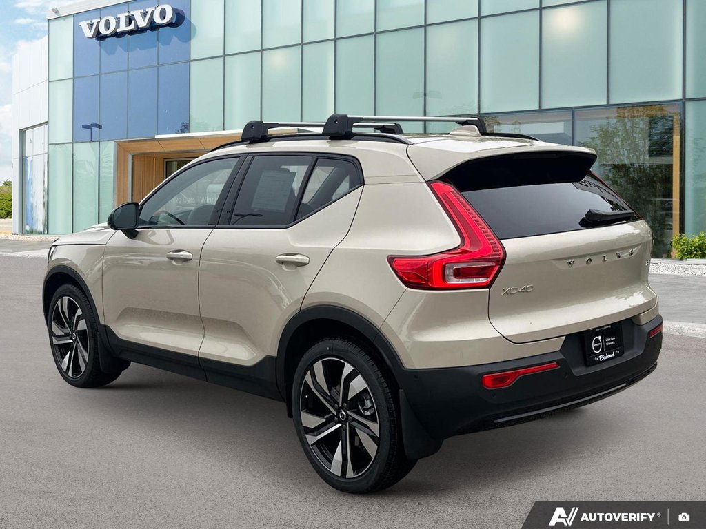 2026 Volvo XC40 Plus Dark Theme-3