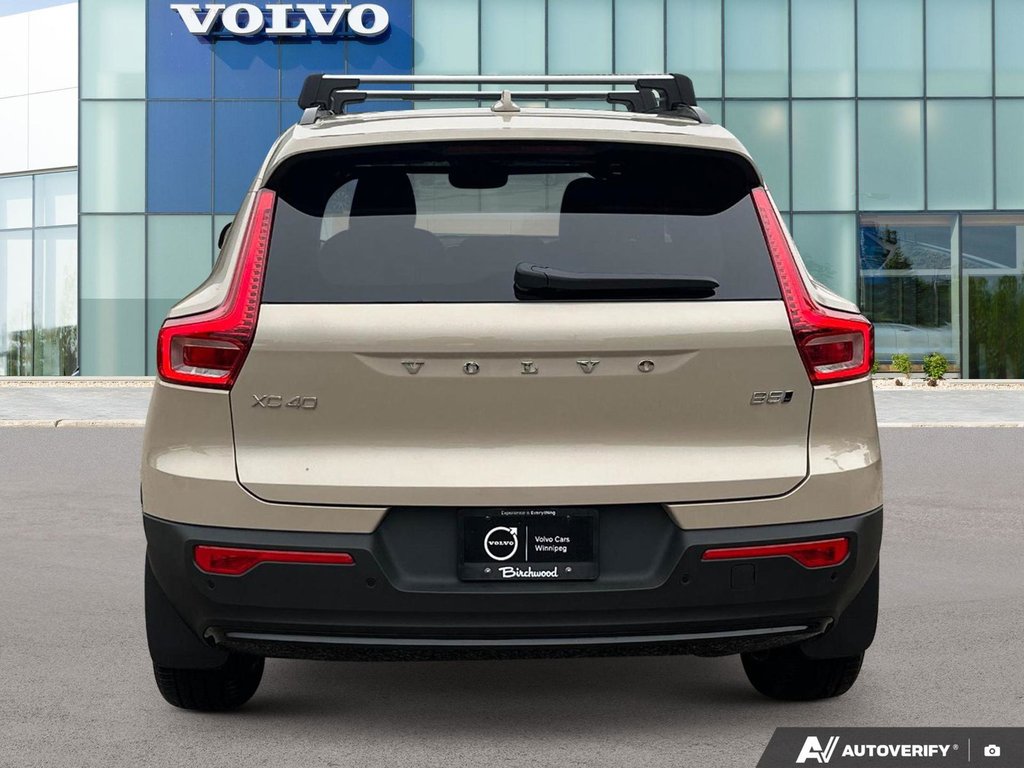 2026 Volvo XC40 Plus Dark Theme-4