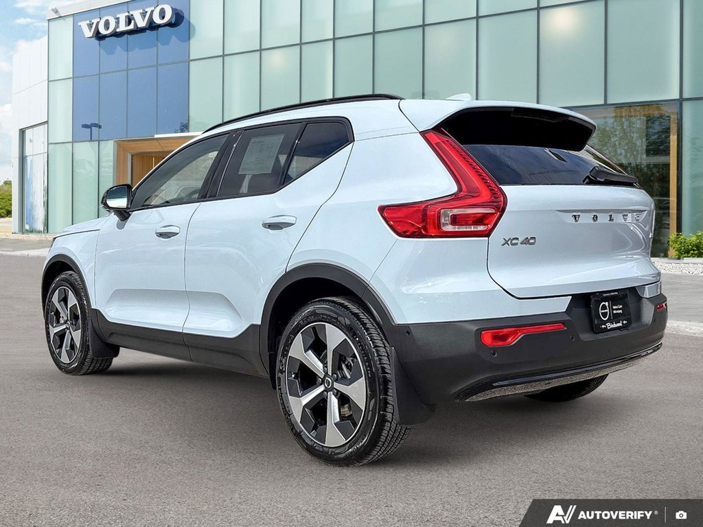 2026 Volvo XC40 Plus Dark Theme-3