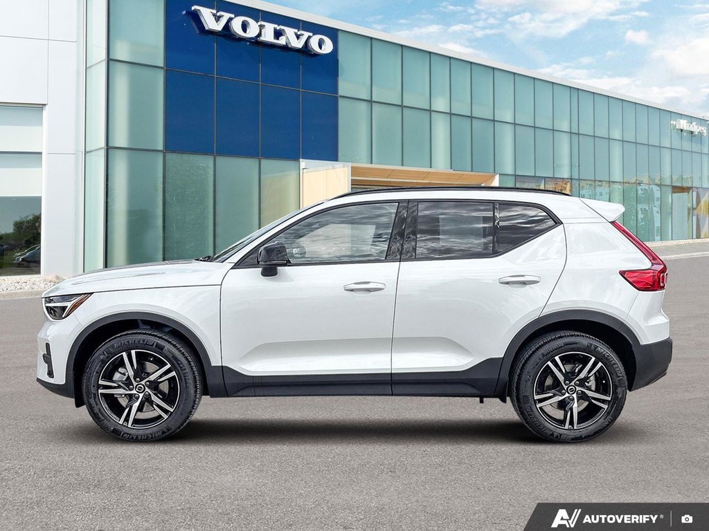 2026 Volvo XC40 Core Dark Theme-2