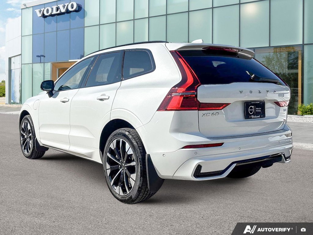2026 Volvo XC60 Plug-In Hybrid Plus Dark Theme-3