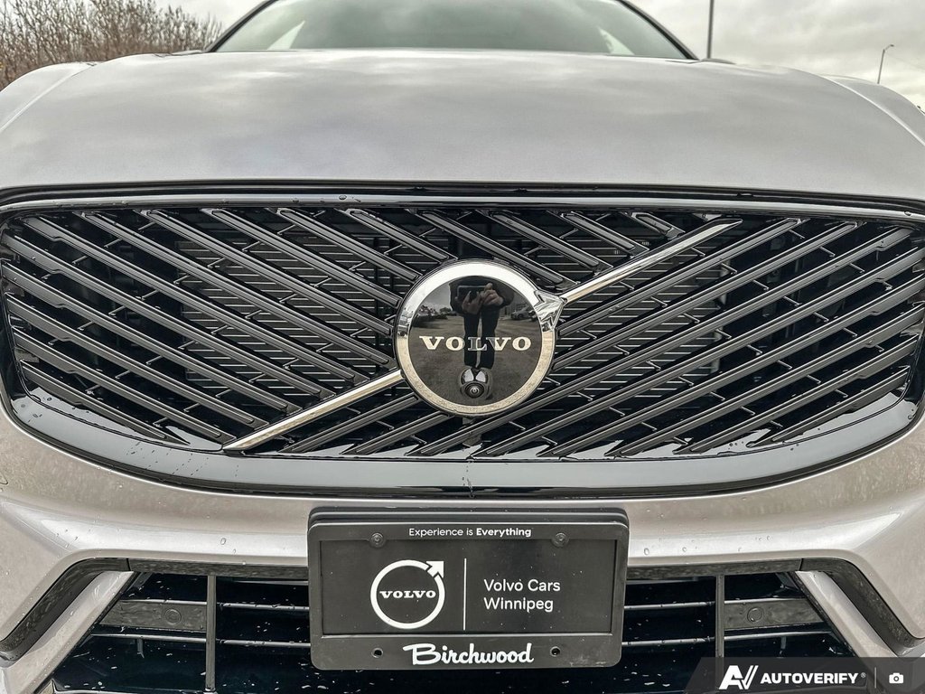 2026 Volvo XC60 Plug-In Hybrid Polestar Engineered-6