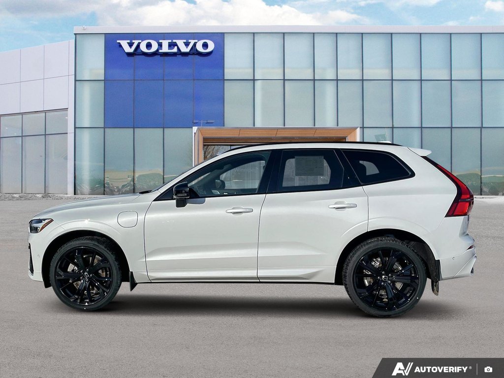 2026 Volvo XC60 Plug-In Hybrid Ultra Black Edition-1