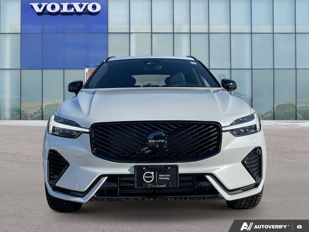 2026 Volvo XC60 Plug-In Hybrid Ultra Black Edition-4