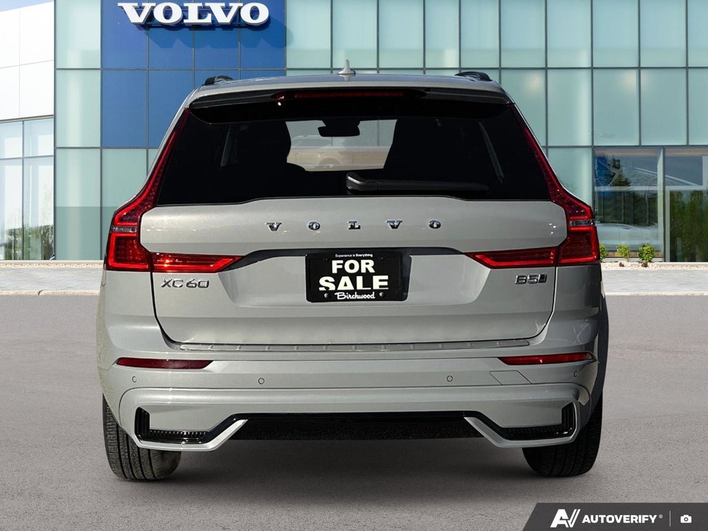 2025 Volvo XC60 Core Dark Theme-4