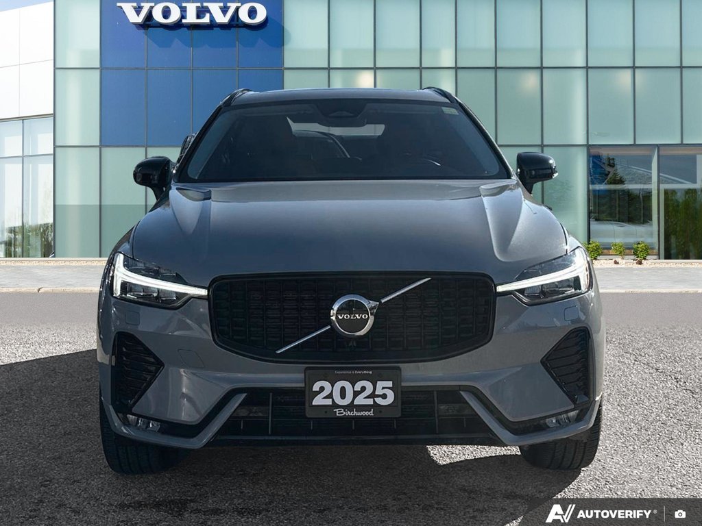 2025 Volvo XC60 Core Dark Theme-5