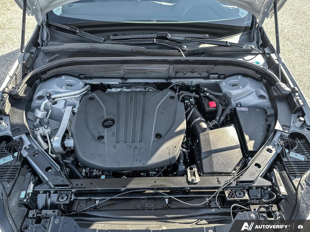 2025 Volvo XC60 Core Dark Theme-7