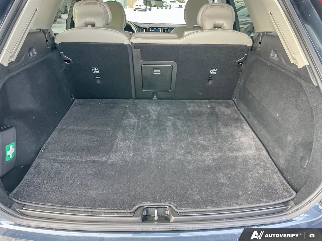 2025 Volvo XC60 Core Dark Theme-7